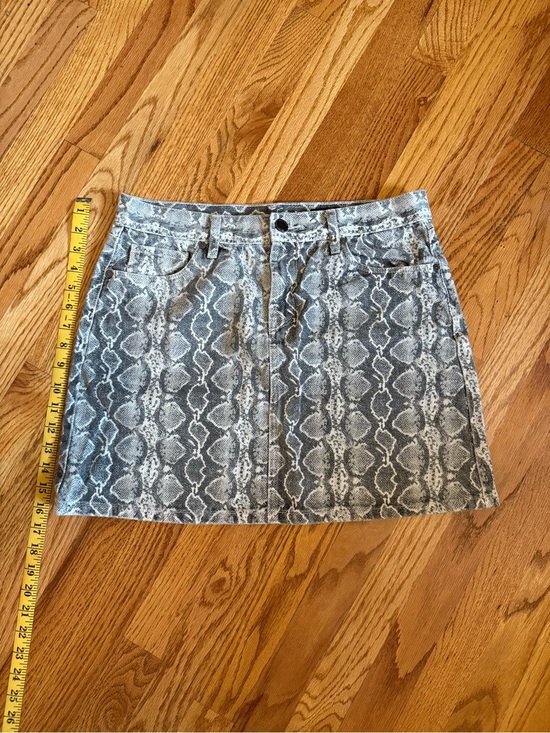 Blank NYC Dresses & Skirts - Blank NYC Grey Snake-Print Mini Skirt